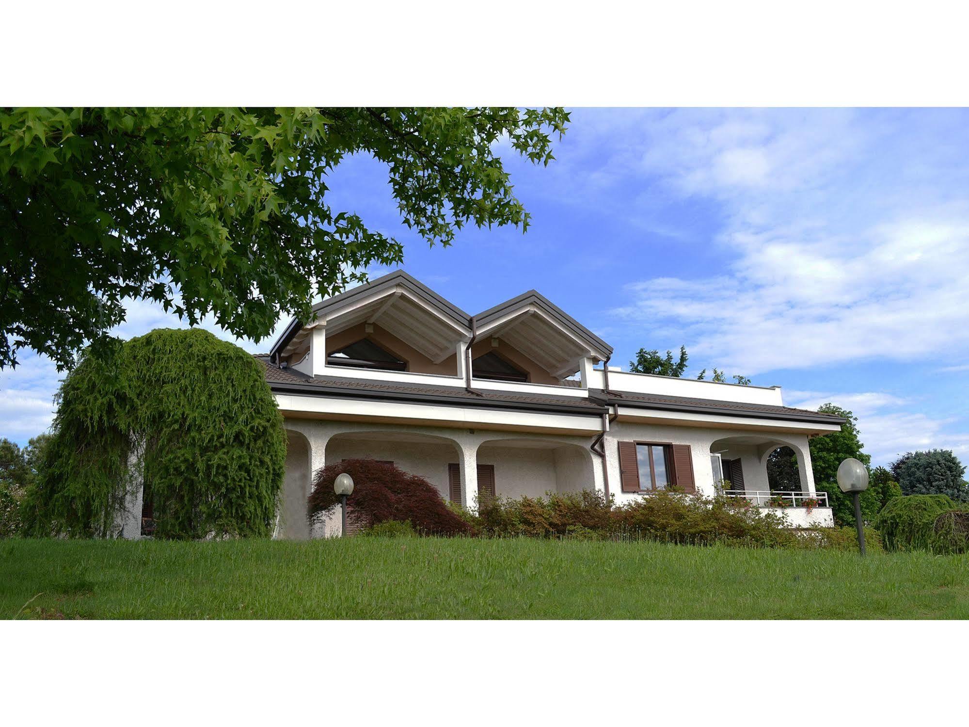 B&B Villa Monterosa Con Piscina Castronno Екстер'єр фото