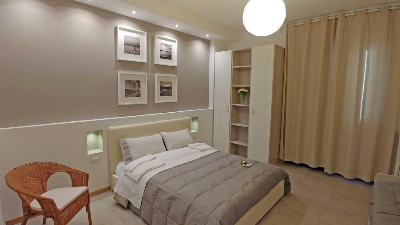 B&B Villa Monterosa Con Piscina Castronno Екстер'єр фото