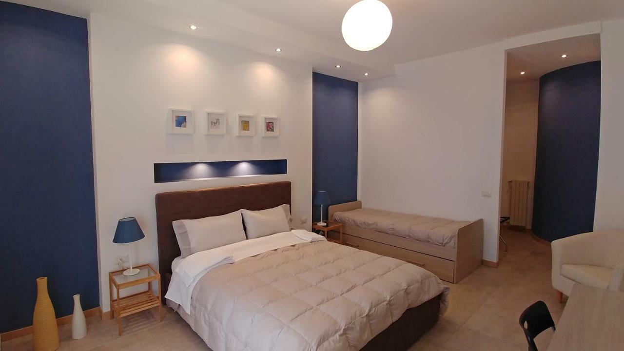 B&B Villa Monterosa Con Piscina Castronno Екстер'єр фото
